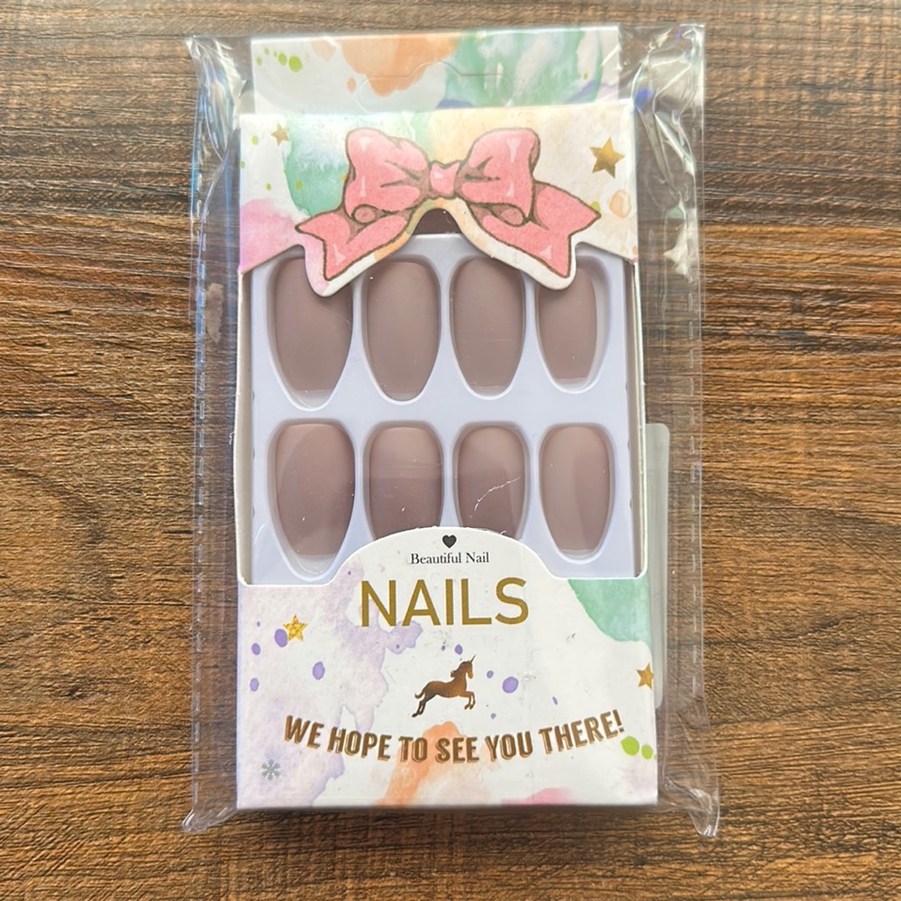 Nude glue on nails